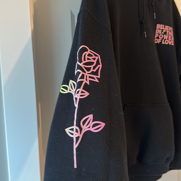 Believe in the power of love hoodie - Picture 2 of 3